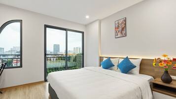 Cortinas blackout, tabla de planchar con plancha y wifi gratis