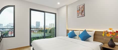 Cortinas blackout, tabla de planchar con plancha y wifi gratis