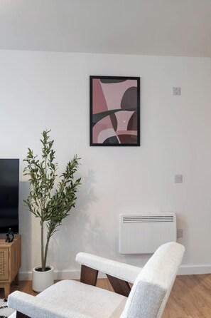 Comfort Apartment, 1 King Bed, Non Smoking | Living area - City Point Apartments by Guestz (Aberdeen)