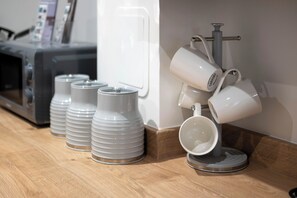 Comfort Apartment, 1 King Bed, Non Smoking | Interior - City Point Apartments by Guestz (Aberdeen)