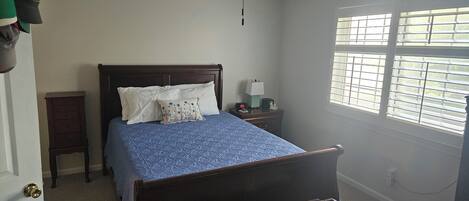 Bügeleisen/Bügelbrett, WLAN, Bettwäsche