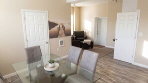 Dining - One bedroom in United States of America, Boston (Boston)