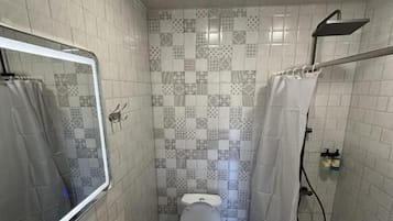 Family Apartment | Bilik Mandi