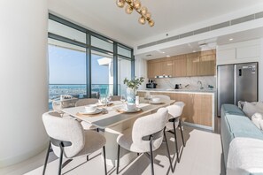 Dining - Panoramic Sea View, Offering Direct Access to Beach, Three Bedrooms and Assistant Room - Beach Vista Tower 2 by Deluxe Holiday Homes (Dubai)