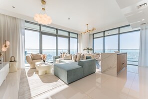 TV - Panoramic Sea View, Offering Direct Access to Beach, Three Bedrooms and Assistant Room - Beach Vista Tower 2 by Deluxe Holiday Homes (Dubai)
