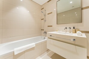 Shower, hair dryer, bidet, towels - Panoramic Sea View, Offering Direct Access to Beach, Three Bedrooms and Assistant Room - Beach Vista Tower 2 by Deluxe Holiday Homes (Dubai)