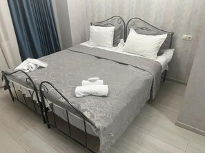 Classic Double Room | Free WiFi - Crystal Hotel Tbilisi (Tbilisi)