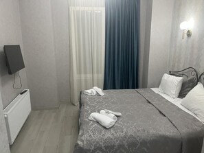 Classic Double Room | Free WiFi - Crystal Hotel Tbilisi (Tbilisi)
