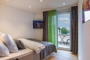 Double Room, Balcony | Iron/ironing board, free WiFi - Trip Inn Bermuda Zurich Hotel (Zürich)