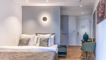 Double Room, Balcony | Iron/ironing board, free WiFi