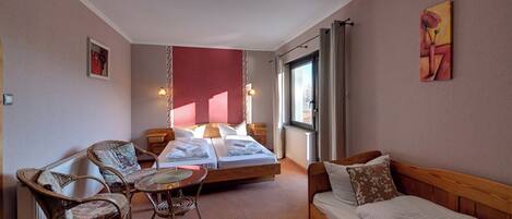 Iron/ironing board, free WiFi, bed sheets