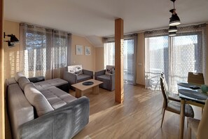 Comfort Apartment, Balcony, Mountain View | Living area | Smart TV - RentPlanet - Apartamenty przy Wyciągu (Szklarska Poręba)