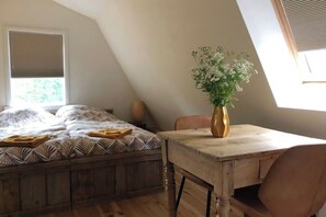 1 bedroom, free WiFi, bed sheets - Cozy Studio 'East' at the Waal - Peace, Nature and Comfort in Dreumel (Dreumel)