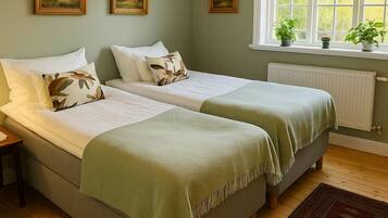 6 bedrooms, iron/ironing board, travel crib, WiFi