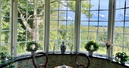 Stay in a Historic Manor Setting at Svedberga Gård!