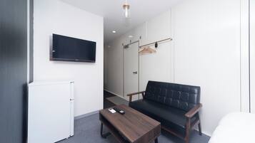 Cottage | Living area | 32-inch LCD TV with digital channels, Netflix, streaming services