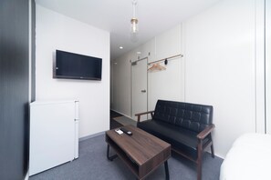 Cottage | Khu phòng khách | TV LCD 32-inch có truyền hình kỹ thuật số, Netflix, dịch vụ stream 