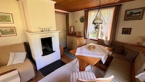 TV, fireplace - Idyllic country house with rowing boat (Öremåla)