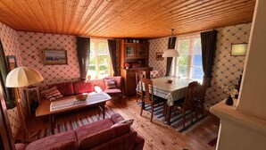 Dining - Idyllic country house with rowing boat (Öremåla)