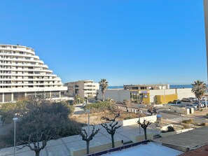 Third-party on-site parking - Apartment 4 Pers AC & Parking Near Beach in Valras-Plage (Valras-Plage)