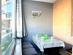 Dining - 2-room apartment with garage near the beach (Bormes-les-Mimosas)