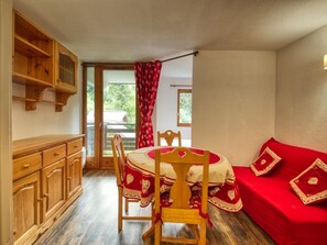 Interior - Lovely 1-bedroom apartment, mountain corner, balcony, pets allowed (Morillon Village)