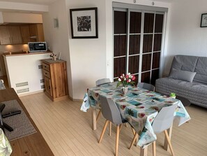 Interior - 2-Room Apartment with Terrace in Port Camargue (Port Camargue)