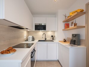 Fridge, microwave, oven, dishwasher - Modern apartment with large terrace in Cernix (Cohennoz)