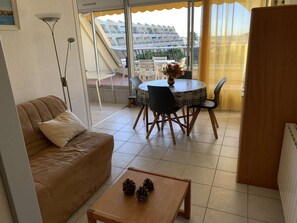 TV - 3-room apartment for 6 with terrace in Port Camargue (Port Camargue)