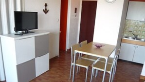 Dining - 2-room apartment with terrace and garage in Port Camargue (Port Camargue)