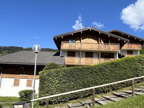 Exterior - Cozy 2-room apartment, terrace, ski locker, shared parking (Demi-Quartier)