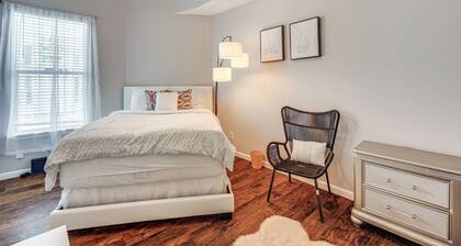 2 Mi to The Alamo: Pet-friendly Escape w/ Yard!