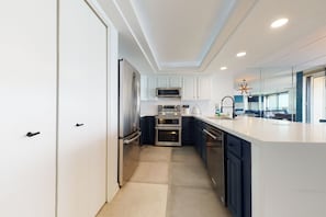 Apartment (3 Bedrooms) | Interior - 3BR w/ Wraparound Balcony: Suntide III - Unit 901 (South Padre Island)