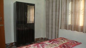 Quarto casal, sacada, vista para a colina