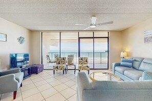 Apartment (3 Bedrooms) | Interior - 10th-floor 3BR w/ Balcony: Suntide III - Unit 1006 (South Padre Island)