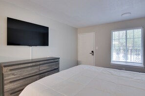 Apartment (0 Bedroom) | Interior - Courtyard + Gym Access: Queen City Convenience! (Charlotte)