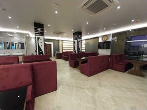 Interior - Hotel Sea Touch (Kanthi)