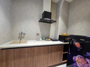 Mikrobølgeovn, ovn og kokeplater