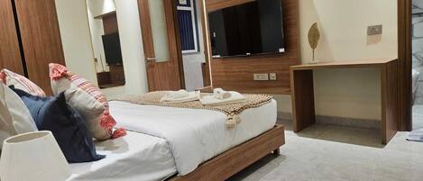 Iron/ironing board, WiFi, bed sheets