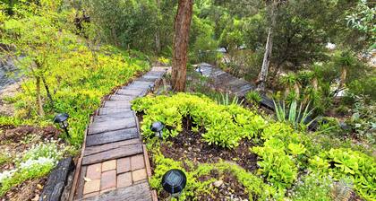 Sip, Golf & Unwind: Couple's Retreat in Fallbrook