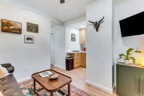 House (1 Bedroom) | Interior - Sip, Golf & Unwind: Couple's Retreat in Fallbrook (Fallbrook)