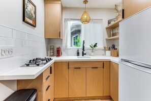 Interior - Sip, Golf & Unwind: Couple's Retreat in Fallbrook (Fallbrook)