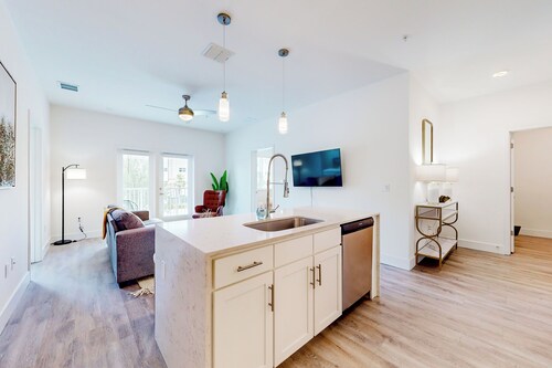 Spacious Apartment w/ All the Comforts of Home