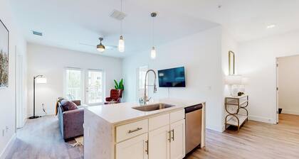Spacious Apartment w/ All the Comforts of Home