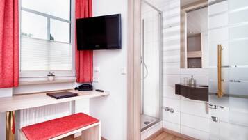 Comfort-Vierbettzimmer | Badezimmer