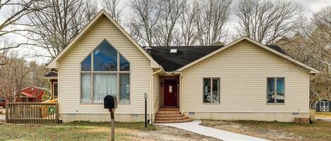 House (3 Bedrooms) | Front of property