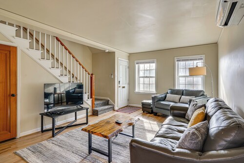 1 Mi to Downtown Pueblo! Cat-friendly Condo