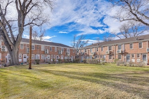 Căn h  ộ (2 Bedrooms) | Nội thất