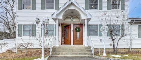 Apartment (4 Bedrooms) | Front of property
