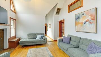 House (2 Bedrooms) | Interior